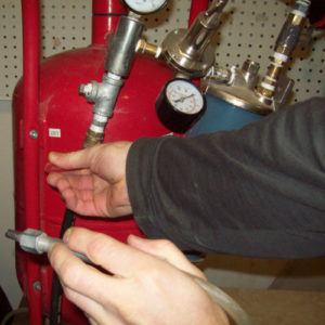 operating pressure pot sandblaster